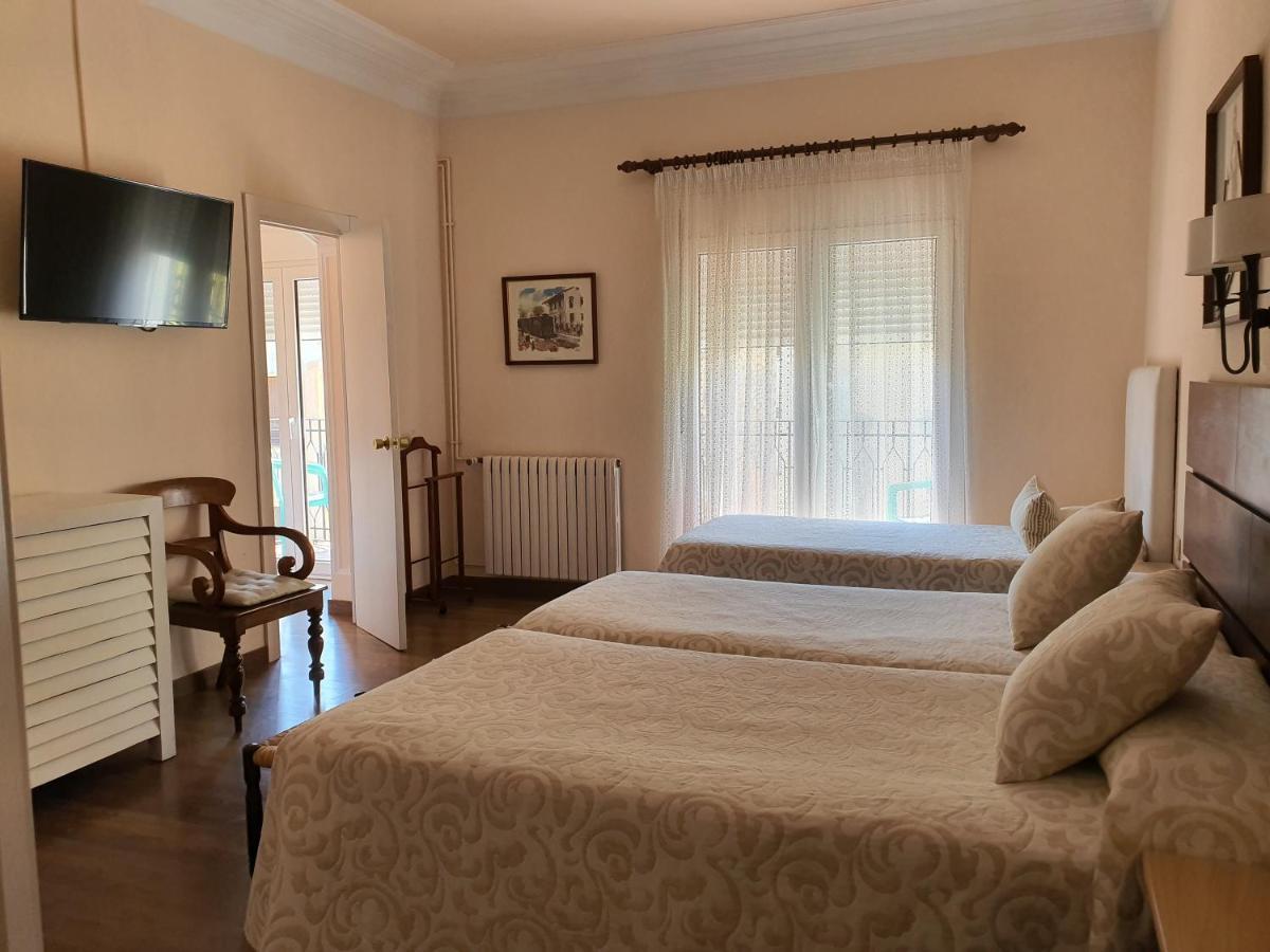 Hostal Canigo El Pont de Suert Esterno foto